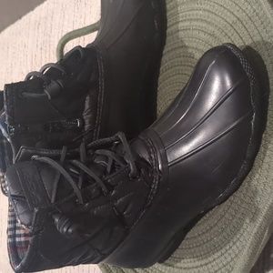 Black Sperry duck boots, quilted, flannel print lining, never worn, size 7.5